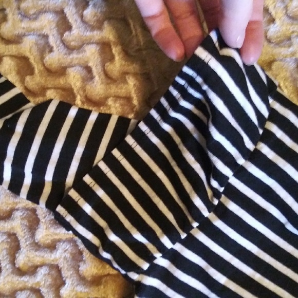 Black & white long sleeve - Picture 2 of 3